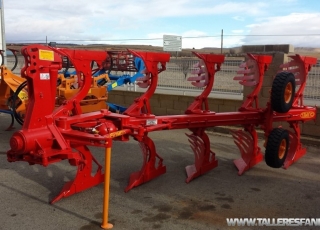 Arado reversible nuevo marca Quimel de 5 rejas.