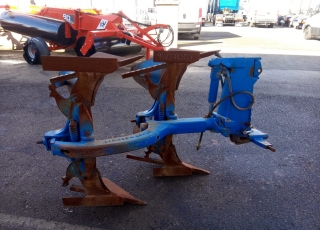 ARADO AGUIRRE 2 CUERPOS
- 2 rejas
- Disparo por muelle
- Volteo hidráulico