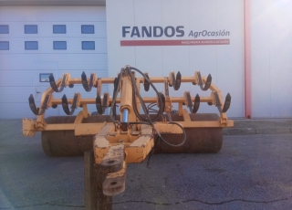 Rulo Cultivador Bagües
- 3 metros de trabajo
- 13 brazos con disparo de muelle
- Cabezal con bombín hidráulico
