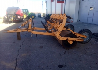 Rulo Cultivador Bagües
- 3 metros de trabajo
- 13 brazos con disparo de muelle
- Cabezal con bombín hidráulico