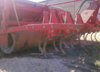 Sembradora LARROSA DE 3.5M y 26REJAS, CON TREN DE SIEMBRA, CULTIVADOR, RULO Y RASTRA TRASERA