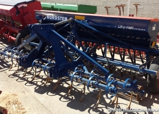 Sembradora Marca Nordsten, modelo Lift-O Matic CLB 300 de 25 rejas y 3 m, lleva cultivador, rulo y rastra.