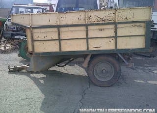 Agricultural tipper trailer, one axel, of 2.45x1.6x0.75, of 2500kg, year 1995.