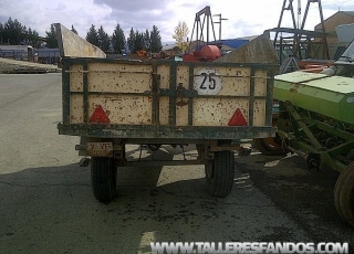 Agricultural tipper trailer, one axel, of 2.45x1.6x0.75, of 2500kg, year 1995.