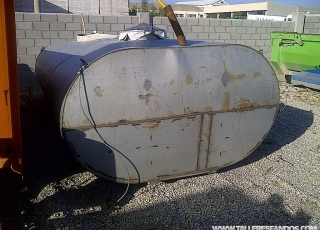Cisterna de Acero inoxidable de 16.000litros con tres barreras rompeolas, con bomba de presión.