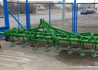 Cultivator of 17 arms, of 4 meters.