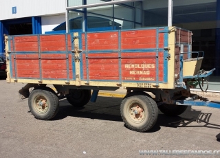 Tipper trailer of two axels, dimensions 4x2x1m