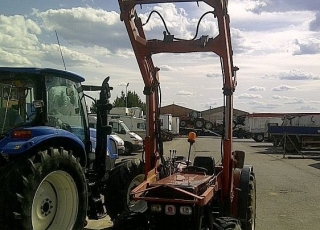 Used Tractor Fiat 6066, 4x4, 9.439 hours, with loader double effect.