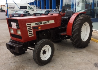 Tractor Fiat 666EF de simple tracción, 70cv.