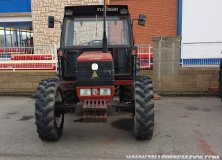 Tractor Fiat 72.94 de doble tracción, 72cv, con 7.700 horas.