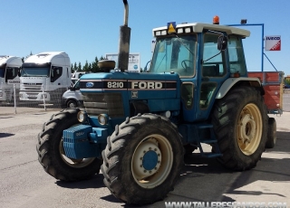 Tractor de ocasión Ford 8210 SDT, de 108cv, 12.515 horas