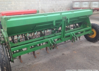 Seed drill brand Gil, model 300-22 of 3 m and 22 arms.