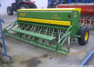 Sembradora Marca Gil, modelo GTE28, 3.5 metros, 28 rejas, cultivador, rastra, fabricada en 2006.