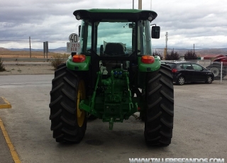 Tractor John deere 6130, 4x4, 172 hours, it is like new, year 2012.