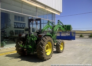 Used Tractor brand Jhon deere 6300, 9.127 hours, 4x4, with loader.