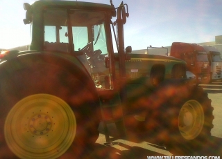 Tractor John Deere 6820, cambio power quad con inversor a la izquierda, nacional, unico dueño, ruedas traseras nuevas. 6700 horas