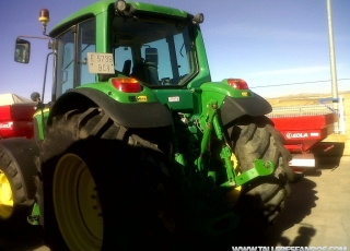 Tractor John Deere 6820, cambio power quad con inversor a la izquierda, nacional, unico dueño, ruedas traseras nuevas. 6700 horas