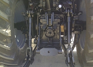 Tractor usado Massey Ferguson 6490, doble tracción, 170cv, año 2003, 4.500 horas, con ruedas nuevas.