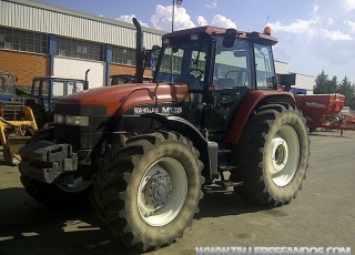 Tractor New Holland, model M135, 4x4, 135hp, 8940 hours, power shift gearbox.