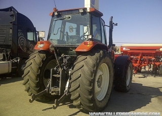 Tractor New Holland, model M135, 4x4, 135hp, 8940 hours, power shift gearbox.