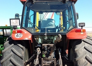 Tractor New Holland, model M135, 4X4, 135hp, 10.300 hours, manual gearbox, with loader Tenias .