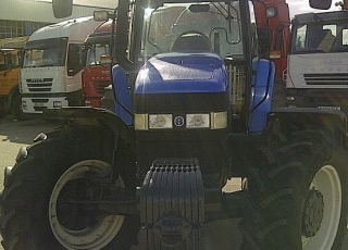 Tractor New Holland TM 120, Doble Tracción, 3.500 horas.