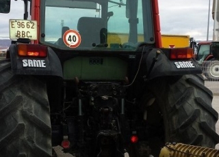 Tractor SAME Silver 130, de 130cv, con 3.096 horas, doble tracción, cambio manual con inversor mecánico.