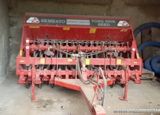 Seed drill brand Semeato, model TDNG 300E, manufactured 2008, of 3m, 17 arms.