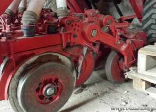 Seed drill brand Semeato, model TDNG 300E, manufactured 2008, of 3m, 17 arms.