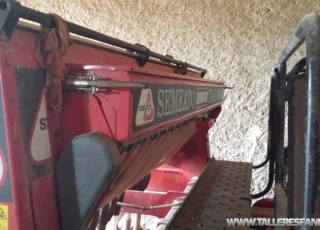 Seed drill brand Semeato, model TDNG 300E, manufactured 2008, of 3m, 17 arms.