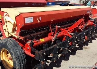 Sembradora ocasión marca Sola, modelo Eurosem 888, 400-33, de 4m de 33 rejas, con cultivador y rastra. nº39.229