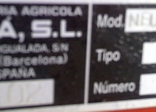 Sembradora Neumática marca Sola, modelo Neumasem 699, de 5 metros de ancho, con 40 rejas de bota, con trazadores, cultivador, tabla, cortes parciales y cortes totales.