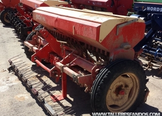 Seed drill brand Sola Supercombi 784  2.5 m and 17 arms.