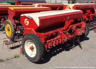 Seed drill brand Sola Supercombi 784 of 2.8 m and 17 arms