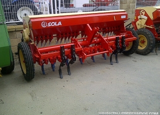 Seed drill brand Sola Supercombi - 888, of  3 meters, 22 arms.