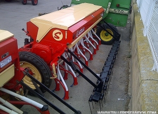Seed drill brand Sola Supercombi - 888, of  3 meters, 22 arms.