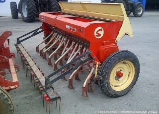 Seed drill brand Sola, model Supercombi R3, 3.1 meters, 22 arms.