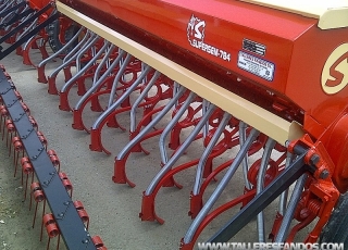 Seed drill brand Sola Supersem 888 of 3.45 meters and 25 arms.