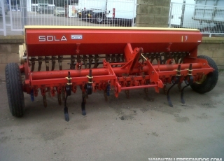 Seed drill brand Sola Supersen 888 of 3.5 m and 25 arms.