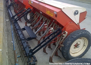 Seed drill brand Torre model Laser TN 687, of 20 arms.