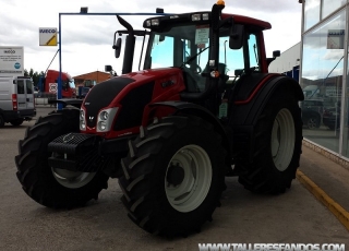 Tractor Agrícola marca Valtra modelo N143, nuevo solo lleva 4 horas.