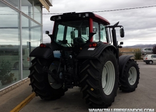 Tractor Agrícola marca Valtra modelo N143, nuevo solo lleva 4 horas.