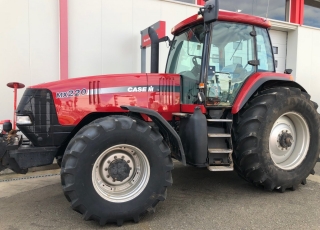 Case IH MX 220, tractor con ruedas casi nuevas, 8.000 horas de trabajo, suspension en cabina y eje delantero, doble traccion y bloqueo, 3 distribuidores traseros.