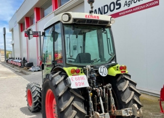 CLAAS NECTIS 257 VL con 6000 horas, cambio 24x24 con HiLo e inversor electrohidráulico, 3 distribuidores traseros mecánicos, cabina climatizada con aire acondicionado, ruedas al 90%.