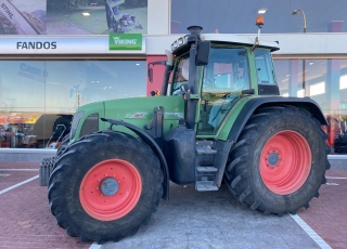 FENDT FAVORIT 714 VARIO, no TMS, con cambio continuo a 40 km/h, 4 distribuidores traseros electricos, cabina y eje delantero suspendidos, doble traccion, ruedas practicamente nuevas, cabina climatizada, enganche oscilante y barra de tiro, y amarres para pala tenias