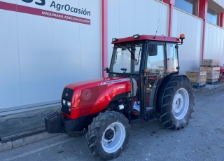 MASSEY FERGUSON 3435S
- Cambio manual
- 40 km/h
- 3 distribuidores traseros mecánicos
- Enganche remolque de 1 pletina
- Contrapesos ruedas traseras
- Ruedas 280/70R18 Y 320/70R28