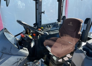 New Holland TM150 con eje delantero supersteer, cabina suspendida, ruedas en muy buen estado, con cambio powershift de 18 velocidades, 4 distribuidores traseros, cabina climatizada, asiento de acompañante, invesror hidraulico.