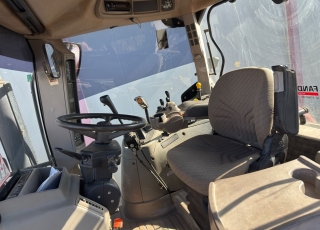 Tractor de ocasión CASE IH PUMA 180 FPS + PALA  - 180 CV de potencia
- 7.600 horas de trabajo
- Suspensión en cabina
- Ruedas en buen estado
- 3 distribuidores mecanicos
- Pala Cargadora LOPEZ GARRIDO
- Uñas porta palets hidráulicas  Si buscas máxima versatilidad dentro del mercado de ocasión, y una oportunidad destacada en la venta de tractor Case en España, este Case PUMA 180 con pala de segunda mano es la opción ideal para multiplicar la productividad de tu explotación. Hablamos de una máquina en estado excelente que combina 180 CV de potencia, transmisión Powershift, tracción 4x4 y 7.600 horas de trabajo. Una inversión segura y robusta que, gracias a su pala cargadora integrada, garantiza la mayor polivalencia para todo tipo de labores agrícolas y ganaderas, con disponibilidad inmediata en nuestras instalaciones de Teruel.