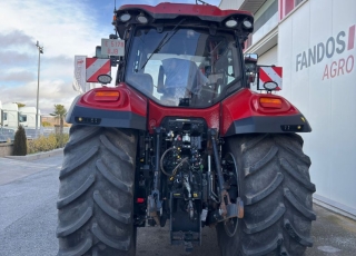 Tractor CASE IH PUMA 200 CVXDRIVE  - REESTRENO
- 680 horas
- 11/2024
- Mantenimientos y garantía incluidos hasta 11/2029 o 3.000 horas.
- Cambio CVX a 50 km/h
- Suspensión hidráulica de cabina y eje delantero
- 4 distribuidores traseros
- Tripuntal delantero con salidas hidráulicas
- Sistema de autoguiado y conectividad  Este tractor agrícola CASE IH Puma 200 CVX Drive, una inmejorable oportunidad de reestreno. Este potente tractor 4x4 de 200 CV, matriculado en noviembre de 2024 y con tan solo 680 horas de trabajo, está preparado para las tareas más exigentes. Viene equipado con transmisión continua CVX a 50 km/h, suspensión hidráulica de cabina y eje delantero, 4 distribuidores traseros, tripuntal delantero con salidas hidráulicas y lo último en conectividad y sistema de autoguiado. Además, para tu total tranquilidad, incluye mantenimientos y garantía oficial hasta noviembre de 2029 o 3.000 horas.