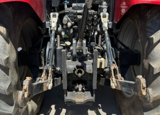CASE IH PUMA 160 CVX
- Cambio continuo 40 km/h
- 3 distribuidores traseros eléctricos
- Tripuntal delantero con salidas hidráulicas
- Suspension delantera y en cabina
- Ruedas en perfecto estado (80%)
- 5980 horas de trabajo